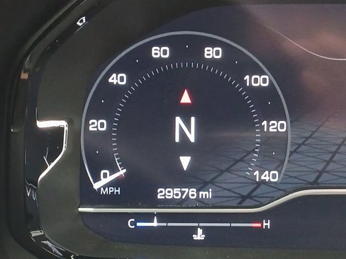 Used 2024 GMC Yukon Denali w/ Advanced Technology Package image 12