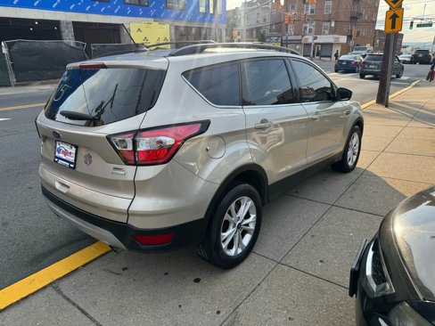 Used 2018 Ford Escape SEL image 6