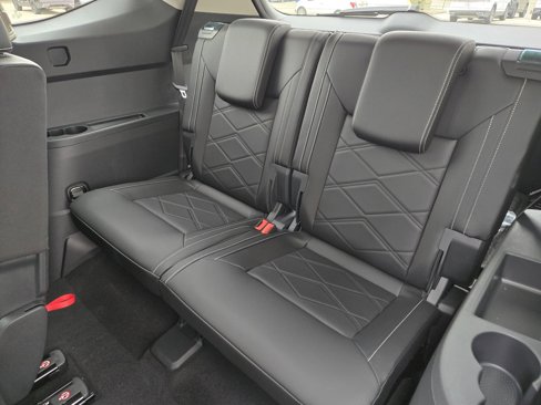 New 2025 Volkswagen Atlas SE image 18
