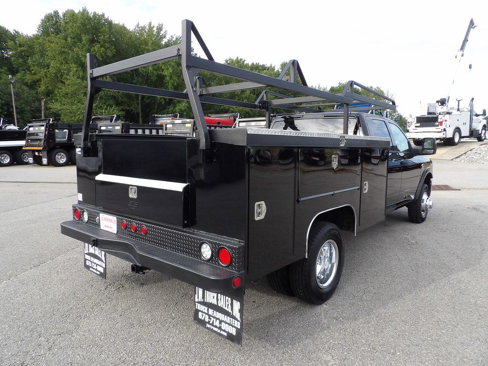Used 2024 RAM 3500 Tradesman w/ Chrome Appearance Group image 7