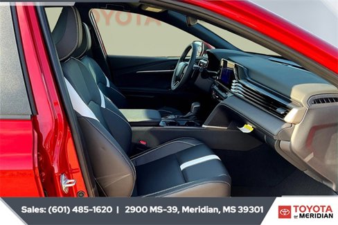 Used 2025 Toyota Camry SE image 6