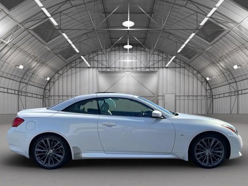 Used 2014 INFINITI Q60 Convertible w/ Premium Package image 6