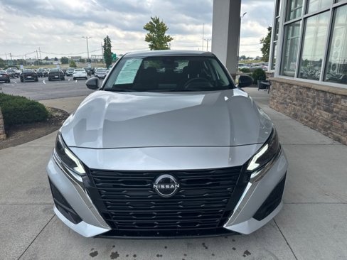 Used 2024 Nissan Altima 2.5 SV image 3
