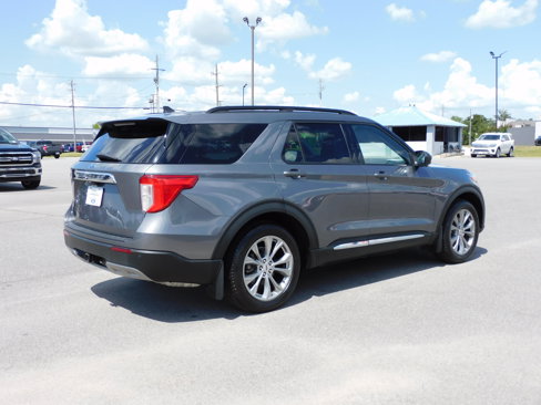 Used 2022 Ford Explorer XLT w/ Equipment Group 202A image 5
