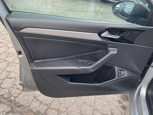 Used 2020 Volkswagen Jetta R-Line image 21