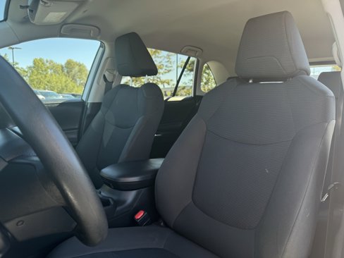 Used 2024 Toyota RAV4 LE image 10