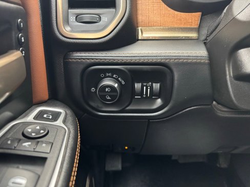 Used 2022 RAM 2500 Limited image 11