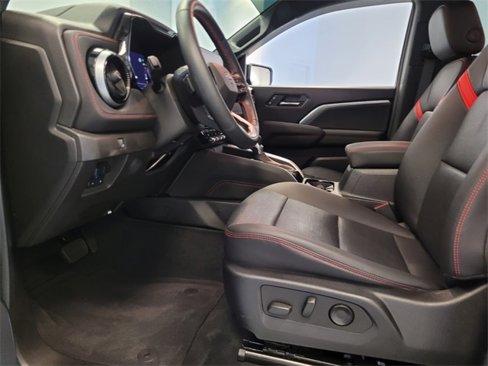 Used 2023 Chevrolet Colorado Z71 w/ Z71 Convenience Package 2 image 4