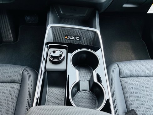New 2026 Chevrolet Equinox LT w/ Convenience Package II image 16