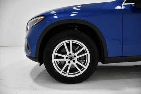 Used 2025 Mercedes-Benz GLC 300 4MATIC image 6