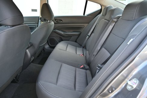 Used 2025 Nissan Altima 2.5 SV image 14
