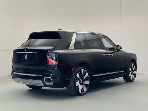 New 2026 Rolls-Royce Cullinan image 2