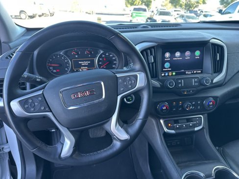 Used 2024 GMC Terrain SLT image 10
