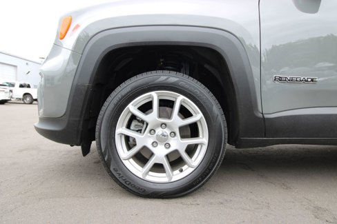 Used 2021 Jeep Renegade Latitude w/ Convenience Group image 30