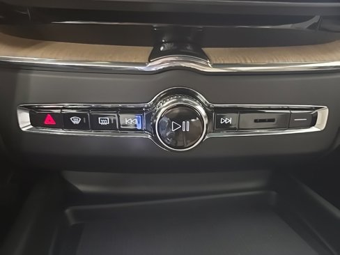 New 2026 Volvo XC60 B5 Plus w/ Climate Package image 15