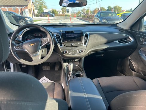 Used 2019 Chevrolet Malibu LT image 12