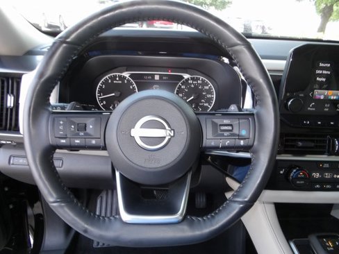 Certified 2024 Nissan Pathfinder SL image 45