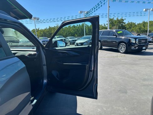 Used 2021 Chevrolet TrailBlazer RS w/ Technology Package image 11