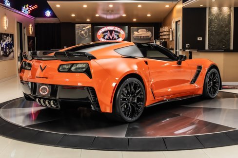 Used 2019 Chevrolet Corvette Z06 w/ Z07 Performance Package image 13