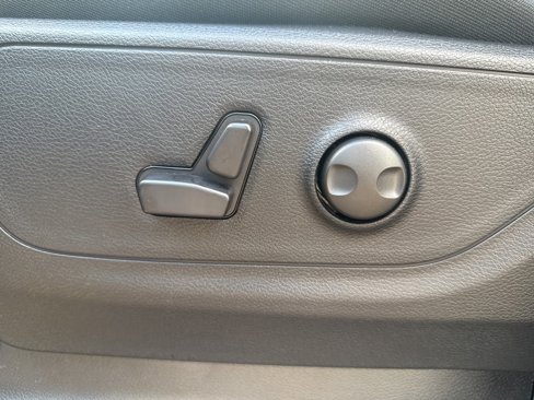 New 2025 RAM 1500 4x4 Crew Cab image 18