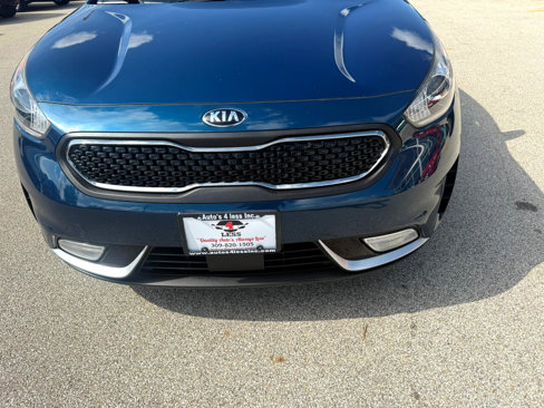 Used 2017 Kia Niro EX image 4
