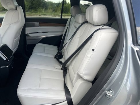 Certified 2026 Cadillac Vistiq Sport image 29