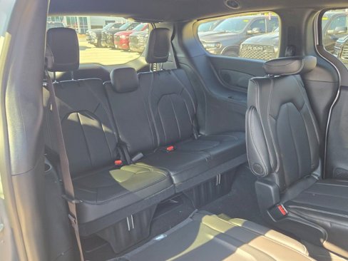 New 2026 Chrysler Pacifica Select image 10