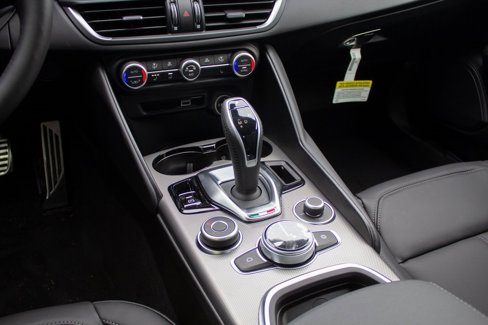 New 2025 Alfa Romeo Giulia AWD w/ Driving Assist Package image 21