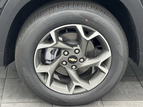 New 2025 Chevrolet Trax LT w/ Driver Confidence Package image 6