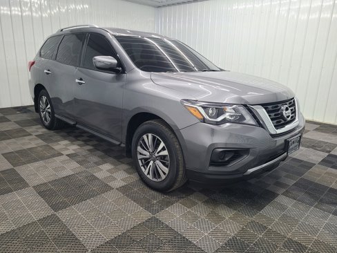 Used 2019 Nissan Pathfinder S image 4