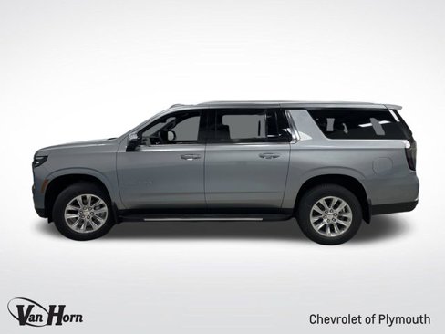 New 2025 Chevrolet Suburban Premier image 12
