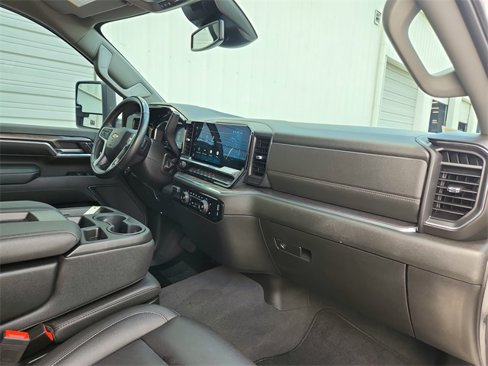 Used 2024 Chevrolet Silverado 2500 LTZ image 23