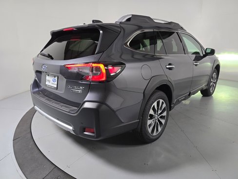 New 2025 Subaru Outback Touring image 5