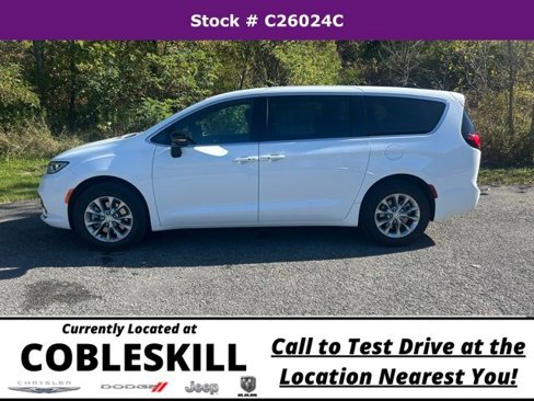 New 2026 Chrysler Pacifica Select image 8