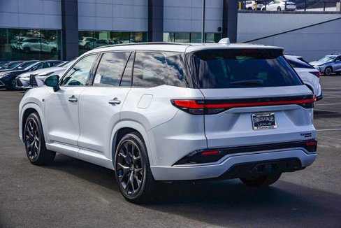 New 2026 Lexus TX 500h AWD image 4
