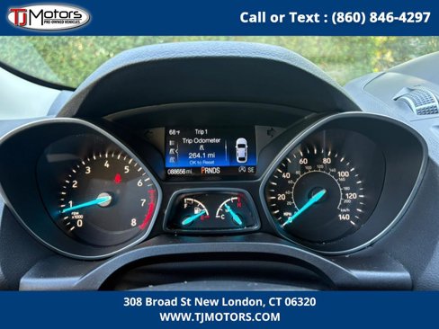 Used 2017 Ford Escape SE w/ Equipment Group 201A image 17