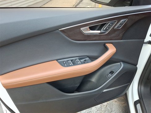 Certified 2023 Audi Q8 Premium Plus w/ Premium Plus Package image 18