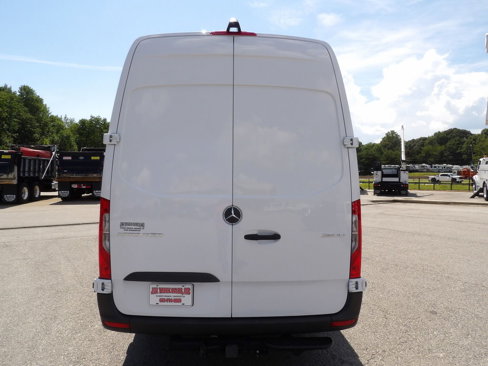 Used 2025 Mercedes-Benz Sprinter 2500 image 6