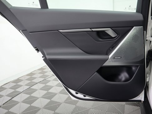 Used 2025 BMW 530i w/ Premium Package image 25