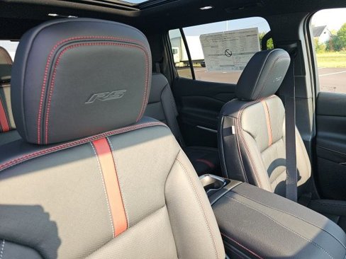 New 2026 Chevrolet Traverse RS w/ LPO, Floor Liner Package image 34