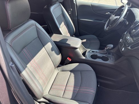 Used 2022 Chevrolet Equinox RS w/ Infotainment Package image 18