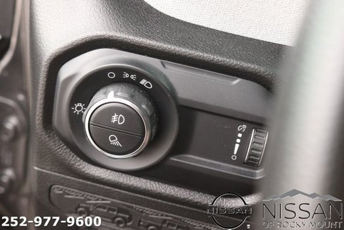 Used 2025 Jeep Gladiator Sport image 23