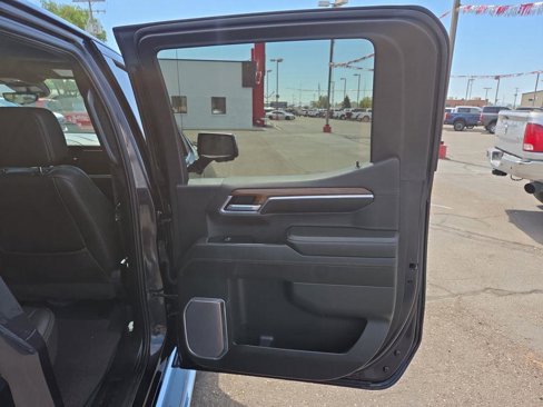Used 2022 Chevrolet Silverado 1500 High Country w/ Technology Package image 38