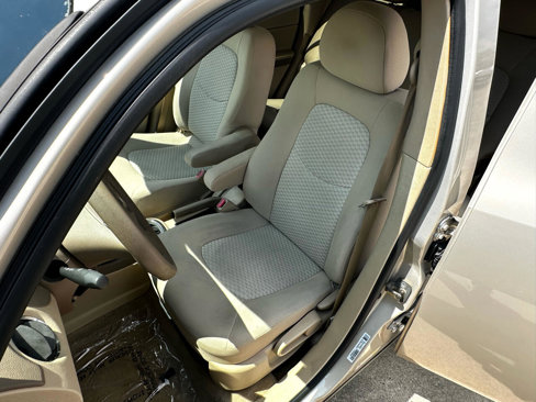 Used 2009 Chevrolet HHR LS image 31