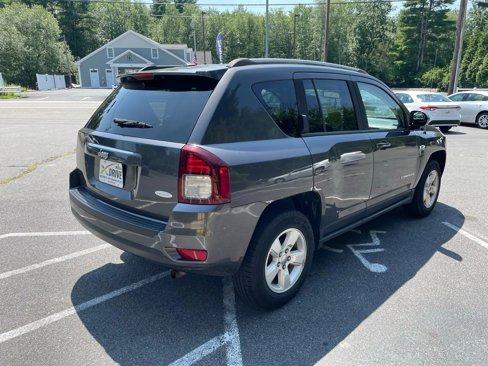 Used 2017 Jeep Compass Latitude image 9