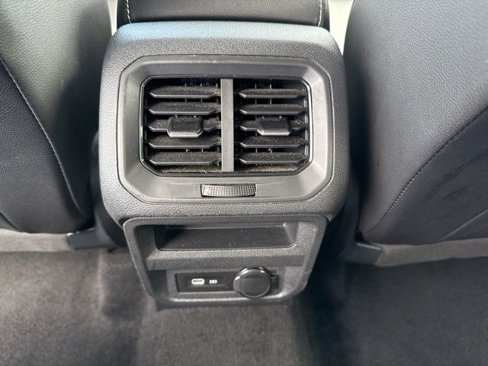 Certified 2024 Volkswagen Tiguan SE image 24