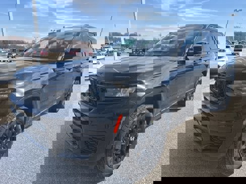 New 2025 Jeep Grand Cherokee L Altitude image 4