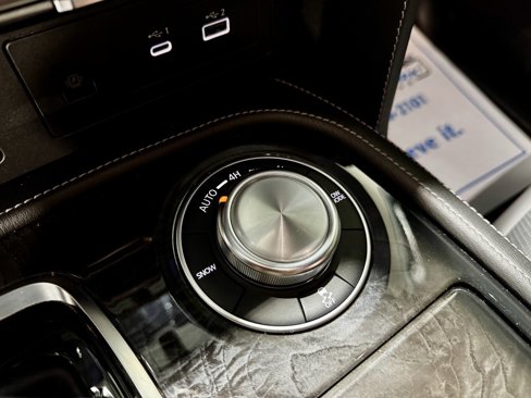 Used 2023 INFINITI QX80 Sensory image 21