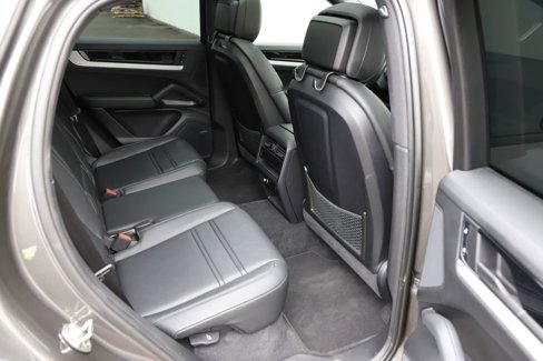 Used 2024 Porsche Cayenne Coupe image 40