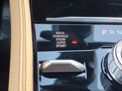 New 2025 Jeep Grand Cherokee Summit image 32